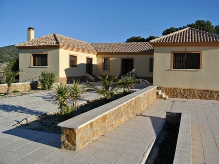 Villa for sale in town 167836