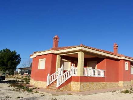 Villa for sale in town, Spain 167837