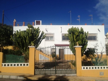 Villa with 6 bedroom in town 170450