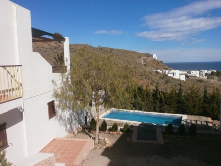 Villa with 3 bedroom in town 170740