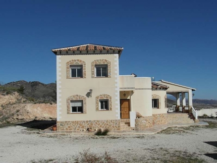 Villa for sale in town, Spain 171034