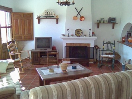 Farmhouse for sale in town, Spain 171133