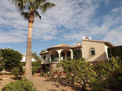 Villa for sale in town, Spain 181542