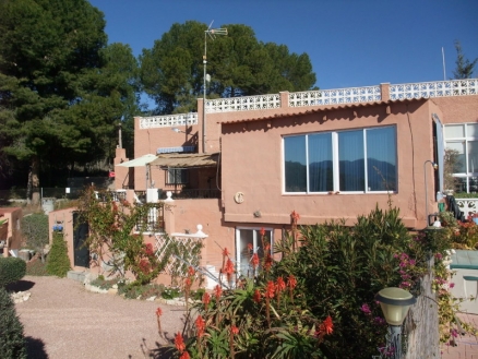 Villa for sale in town, Spain 181744