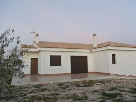 Villa for sale in town 182207