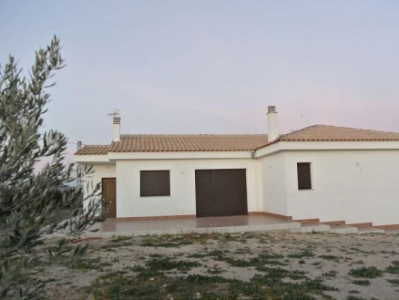 Villa with 3 bedroom in town 182207