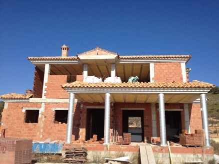 Villa for sale in town, Spain 182212