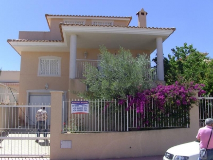 Villa for sale in town, Spain 184956