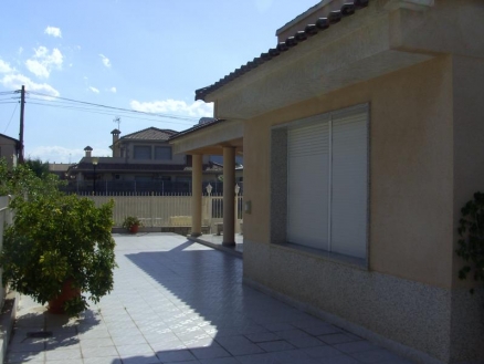 Villa with 3 bedroom in town 184961