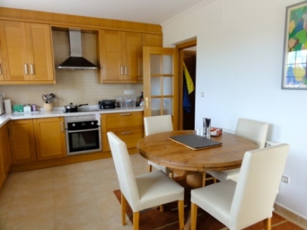 Villa with 3 bedroom in town 184975