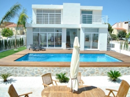 Villa with 4 bedroom in town 184988