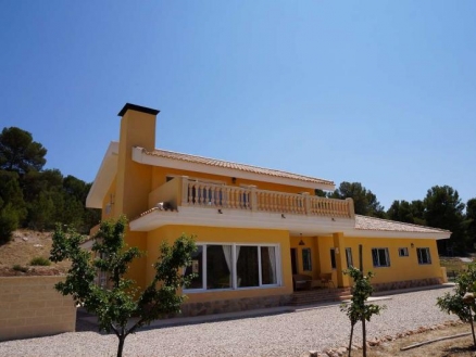 Villa for sale in town, Spain 185007