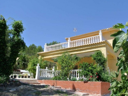 Villa for sale in town 185013