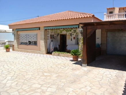 Villa for sale in town 185014