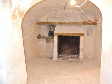 Cave House for sale 185031