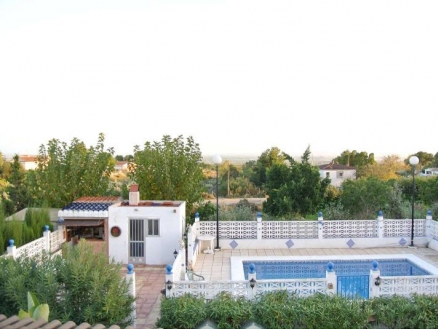 Villa with 3 bedroom in town 185042