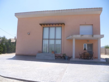 Villa for sale in town 185047