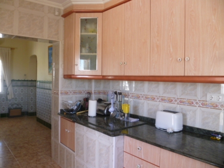 Villa for sale in town, Spain 185048