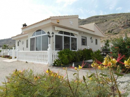 Villa for sale in town 185053