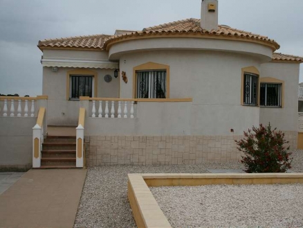 Villa for sale in town, Spain 185086