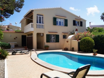 Villa for sale in town 185396