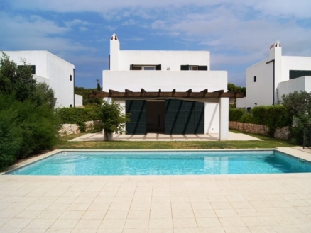 Villa for sale in town 185399