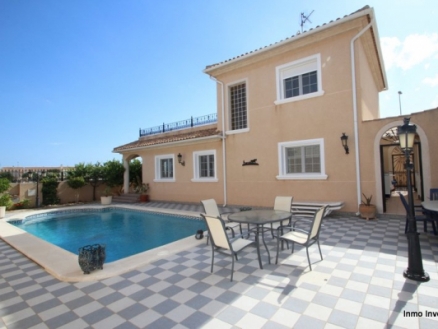 Villa for sale in town 185430