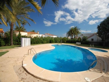 Villa for sale in town, Spain 185673