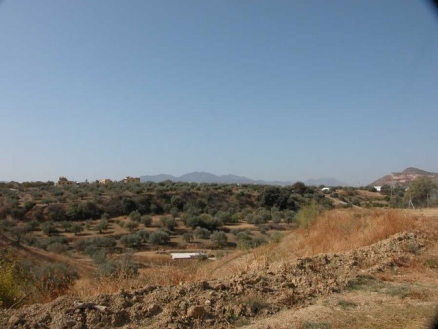 Alhaurin El Grande property: Land with bedroom in Alhaurin El Grande, Spain 185882