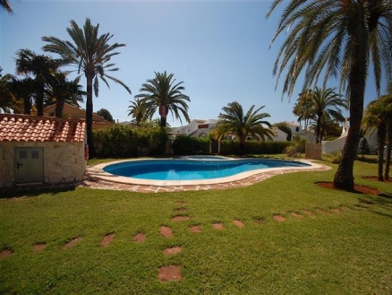 Villa for sale in town, Spain 186024