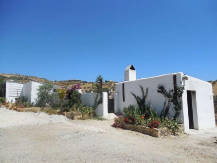 Villa for sale in town, Spain 202121