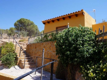 Villa for sale in town, Spain 202122