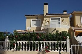 Villa for sale in town 210580