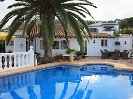 Villa for sale in town 210612