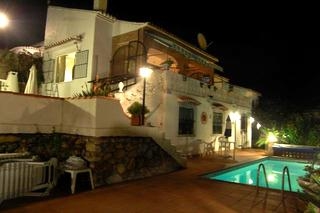 Villa for sale in town 216323