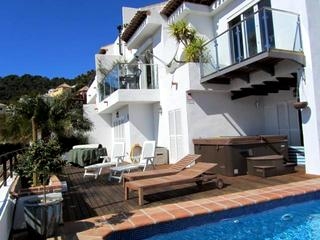 Villa for sale in town 216337