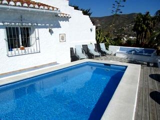 Villa with 3 bedroom in town 216409