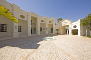 Villa for sale in town 216483