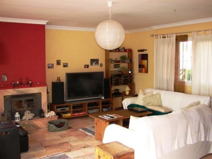 Villa for sale in town, Spain 216551