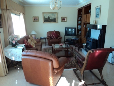 Villa with 6 bedroom in town 216562