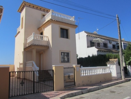 Villa for sale in town, Spain 216575