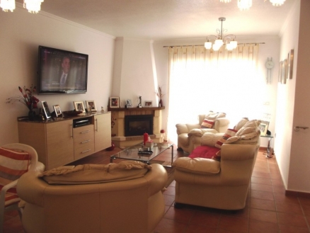 Villa with 3 bedroom in town 216579