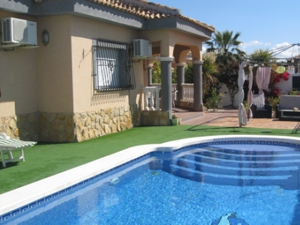 Villa for sale in town 216580