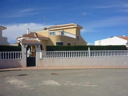 Villa with 3 bedroom in town 216586