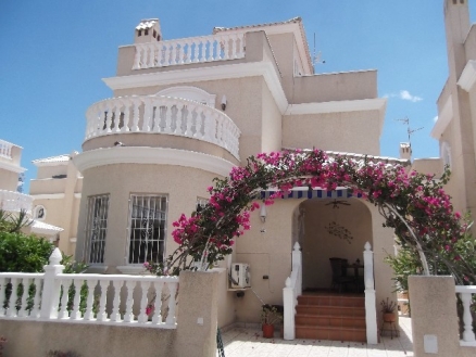 Villa for sale in town 216604