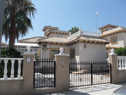 Villa for sale in town 216621