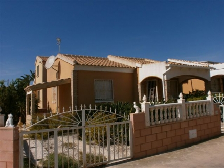 Villa for sale in town 216625