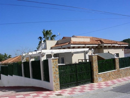 Villa with 3 bedroom in town 216646