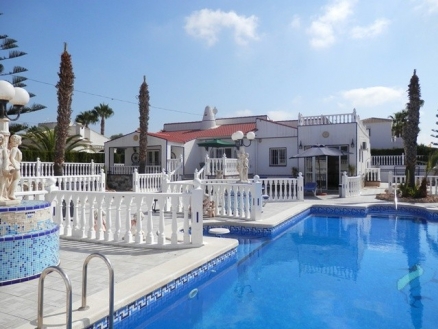 Villa for sale in town 219376