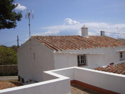 Villa for sale in town, Spain 220027